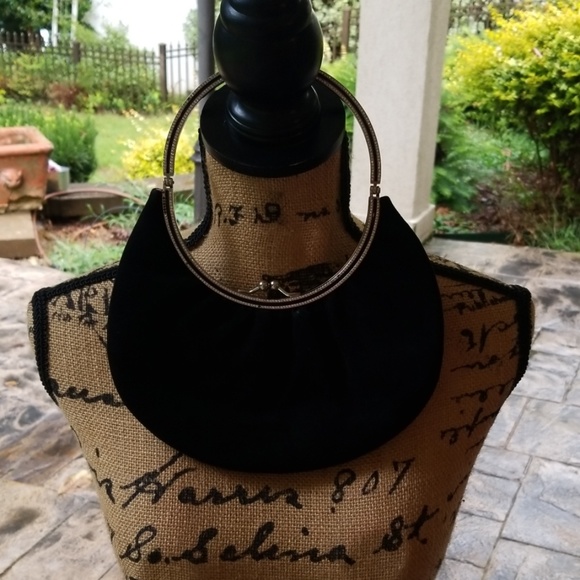 VINTAGE VALENTINO GARAVANI FORMAL VELVET BAG - Picture 6 of 8